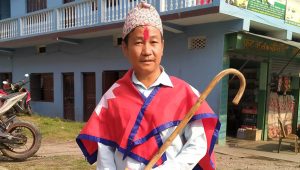 एक्लै घरदैलोमा हिँडेका साम्पाङलाई धराने जनताको लोकप्रिय मत