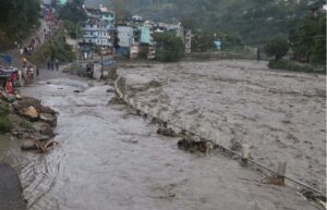 यात्रामा हुनुहुन्छ? हेर्नुहोस् यी जिल्ला र नदीमा छ बाढीको सम्भावना