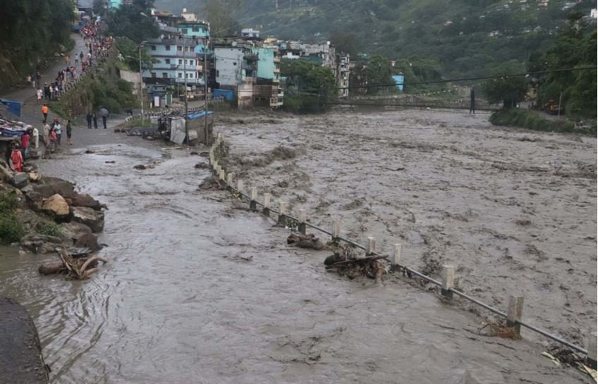 कहाँ कहाँ छ बाढी र पहिरोको जोखिम (जिल्ला र नदीको विवरणसहित)
