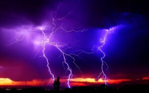 चट्याङ लागेर १७ वटा भैंसी ठहरै