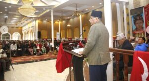 प्रचण्डले धकेले महाधिवेशन, एकताका लागि वार्ता समितिको टेको