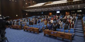 संसद् बैठक : ओलीले कुलमान प्रकरणबारे बोल्ने, अध्यादेश पारित गर्ने