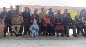 विद्यालय शिक्षक विधेयक : अनसनरत शिक्षकलाई भेटेर आन्दोलन नगर्न शिक्षामन्त्रीको अनुरोध, महासंघ भन्छ : हुँदैन