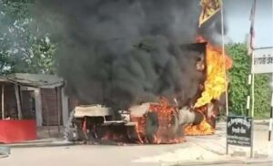 पानी ट्याङ्करको ठक्करबाट २ बालकको मृत्यु‚ ट्याङ्करमा आगजनी