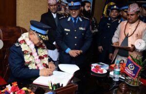 आईजीपी दीपक थापाबाट पदभार ग्रहण