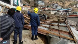 सोलुखुम्बुमा हावाहुरीले २६ घर टहरामा क्षति