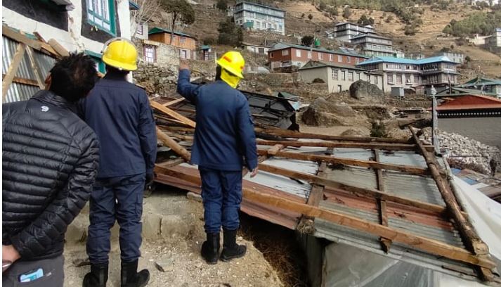 सोलुखुम्बुमा हावाहुरीले २६ घर टहरामा क्षति