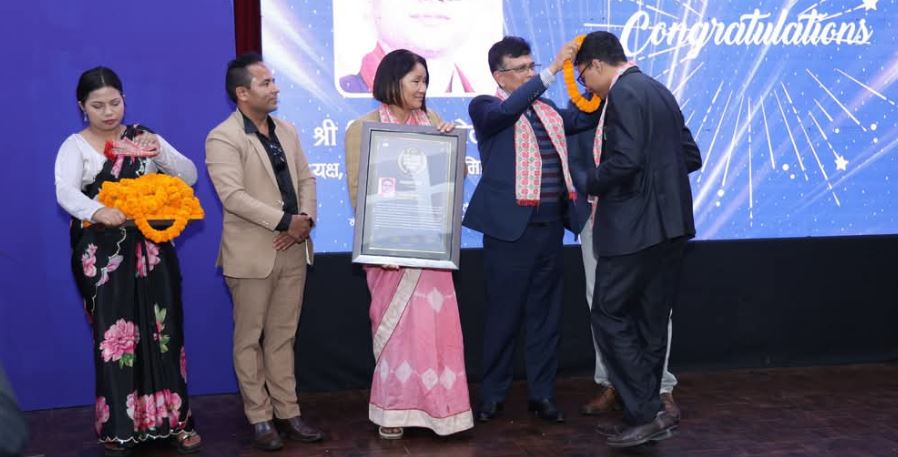 विपिन पोखरेललाई शिक्षा पत्रकारिता सम्मान