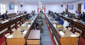 आन्दोलनरत चिकित्सकलाई काममा फर्काउने कसरत