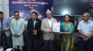 एकीकृत समाजवादीले बुझायो कोशीका मुख्यमन्त्री कार्कीलाई ज्ञापनपत्र