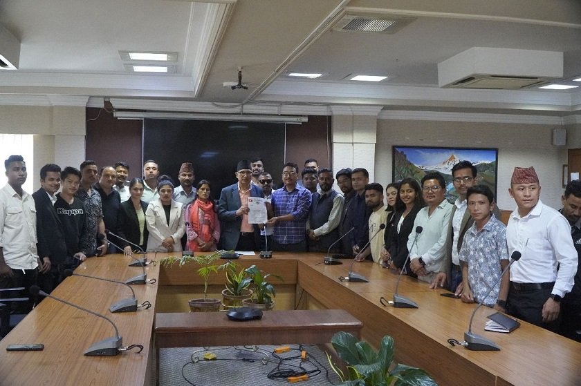 अर्थमन्त्रीलाई नेविसंघको ध्यानाकर्षण : बजेटको २० प्रतिशत रकम शिक्षामा छुट्याउन माग