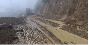 खोलियो अवरुद्ध मध्यपहाडी लोकमार्ग