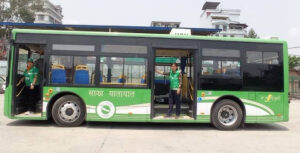 सरकारले १०० वटा विद्युतीय साझा बस थप्ने