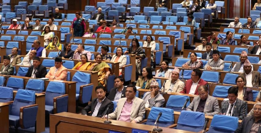 प्रतिनिधिसभामा प्रधानमन्त्रीले सम्बोधन गर्दै