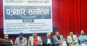 किन एकाएक आक्रामक बने यातायात व्यवसायी?