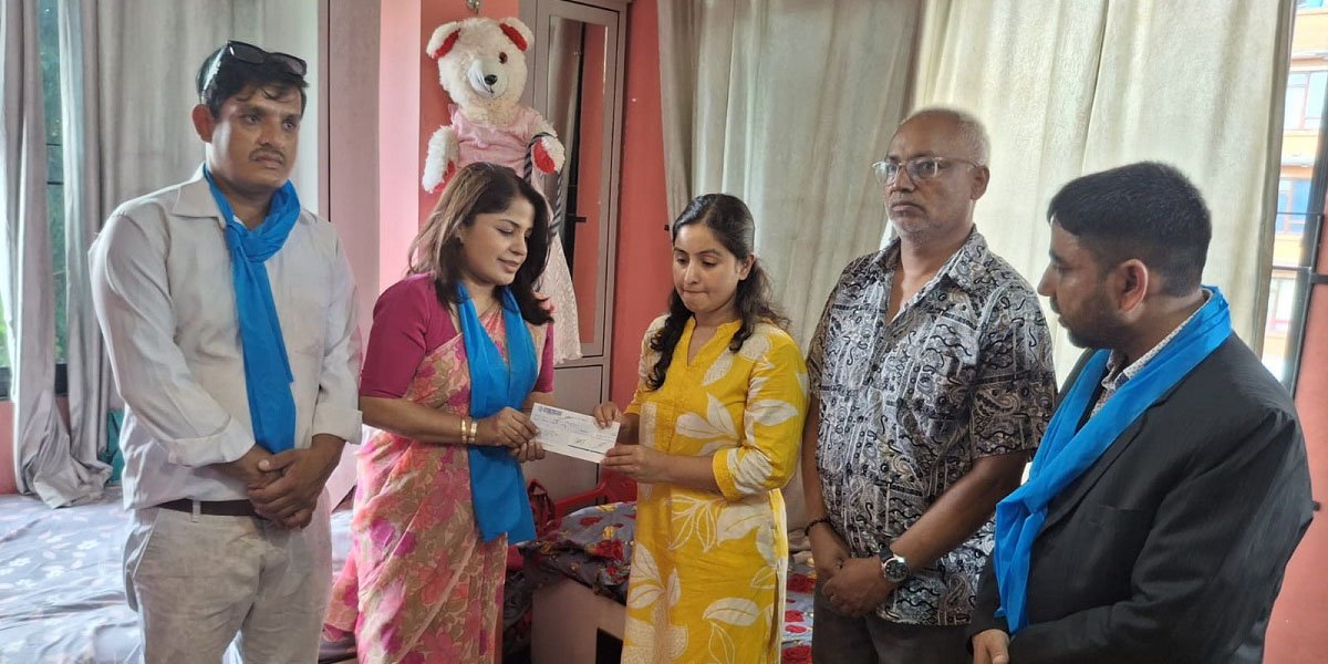 सुरेश रजकका परिवारलाई रास्वपाको आर्थिक सहयोग