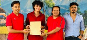 टिकटकर आयुष फिल्ममा खेल्दै