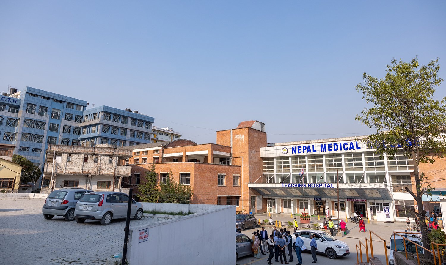 नेपाल मेडिकल कलेजद्वारा कर्मचारी आह्वान