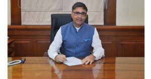 ओलीलाई भारत भ्रमणको निम्तो दिन विदेशमन्त्री भोलि आउँदै