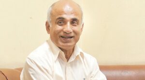 डा गोविन्द केसीले तोडे अनशन