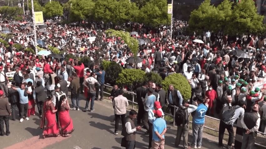 फेरि आन्दोलनमा शिक्षक महासंघ
