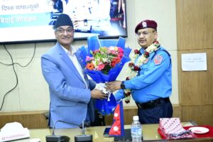 बिदा भए आईजी थापा, अब प्रहरी कमान्ड खापुङको काँधमा