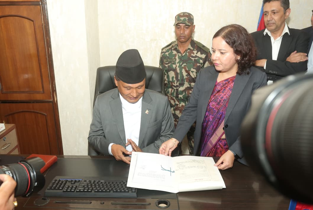 मुलुकलाई समृद्धितर्फ अघि बढाउन कटिवद्ध छुः मन्त्री घिसिङ