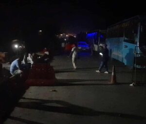 धादिङको जवाङ खोलामा खसेको पहिरोका कारण रातीदेखि पृथ्वी राजमार्ग अबरुद्ध