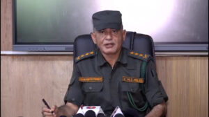 काठमाडौं प्रहरी बलका प्रमुख राजु पाण्डेद्वारा राजीनामा, काठमाडौं ४ बाट चुनाव लड्ने