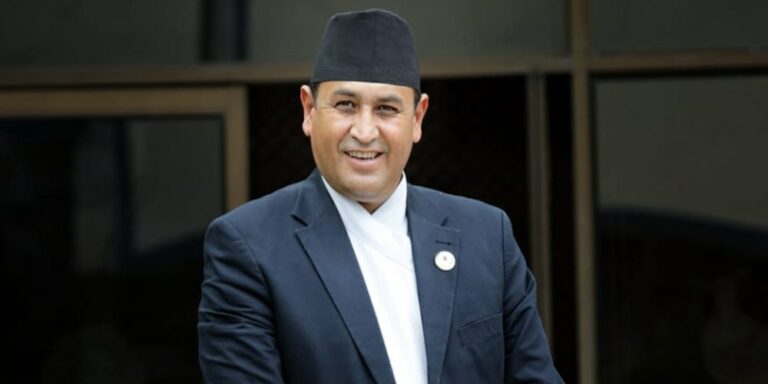 मेरो गोरुको बाह्रै टक्का नगरौँ, पार्टी बताऊ : रामहरि खतिवडा