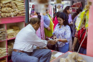 तिहारः सजिँदै बजार, बढ्दै चहलपहल [फोटो फिचर]