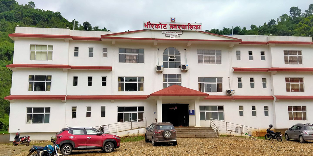 भिरकोट नगरपालिकाको ‘फोहरमैला र उद्यान’ले आर्थिक आम्दानी बृद्धि