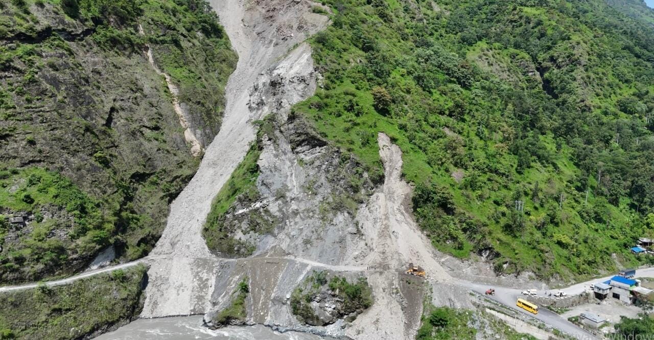 पहिराले पश्चिम म्याग्दीको यातायात प्रभावित