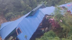 इलाममा पहिरोमा परि दुई जनाको मृत्यु, १५ जना भन्दा बढि बेपत्ता