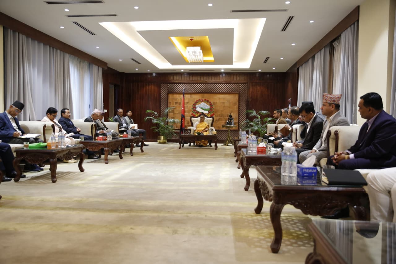 निर्वाचनका लागि प्रधानमन्त्रीले बोलाएको बैठक, को को छन् सहभागी?