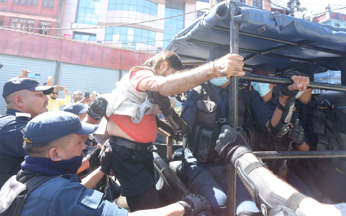 निर्वाचनविरोधी गतिविधिमा संलग्न १७६ पक्राउ