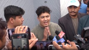 ओली र लेखकलाई पक्राउको माग गर्दै प्रहरीमा परेको उजुरी जाँचबुझ आयोगलाई पठाइयो