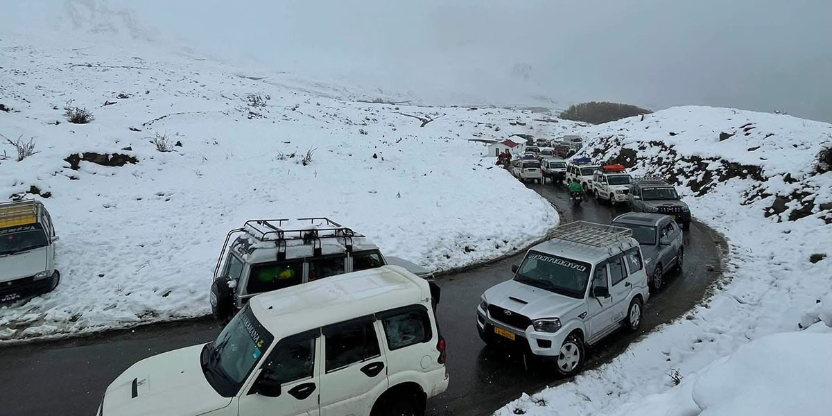 मुस्ताङमा कात्तिकमै हिमपात : किसान र पर्यटन व्यवसायी उत्साहित