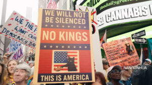 अमेरिकामा नो किंग्स विरोध प्रदर्शनमा लाखौं सामेल