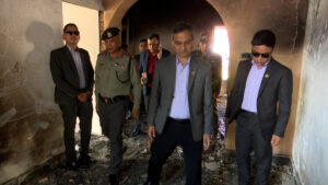 गृहमन्त्रीद्वारा जेन-जी आन्दोलनमा आगलागी र तोडफोड भएको राष्ट्रपति निवासको निरीक्षण