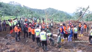 इण्डोनेसियामा पहिरोमा परी १० जनाको मृत्यु, १८ बेपत्ता