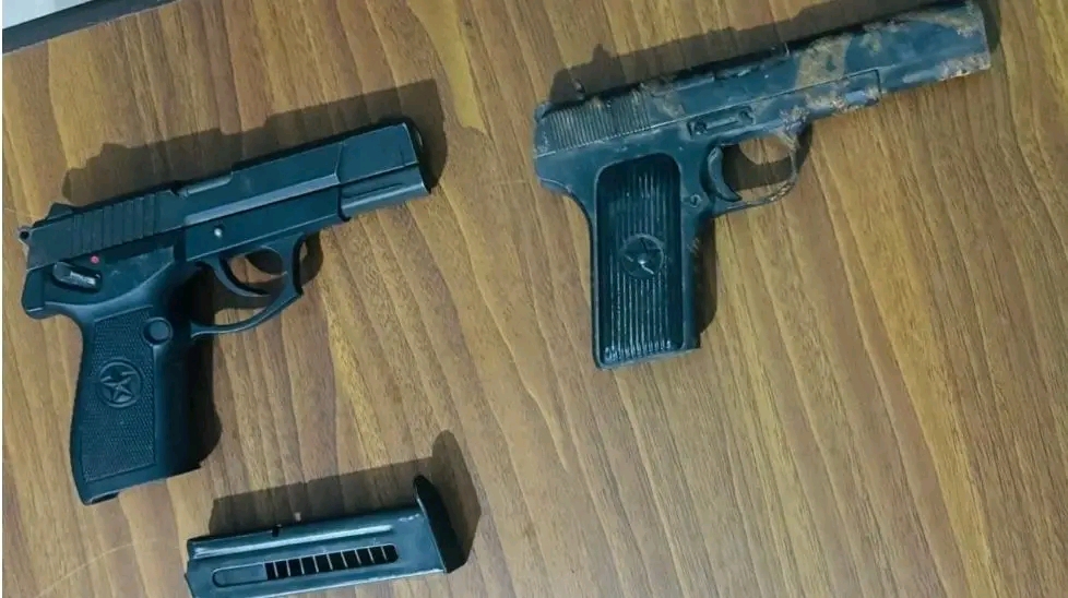 जेनजी आन्दोलनमा लुटेका हतियार देखाएर लुटपाट, दुई पक्राउ