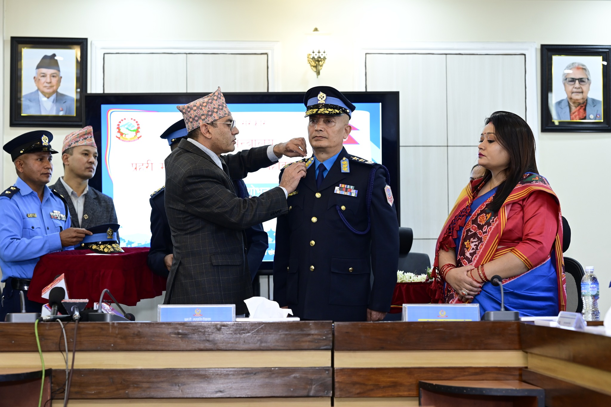 प्रहरी महानिरीक्षक कार्की दर्ज्यानी चिन्हबाट सुशोभित (फोटोफिचर)