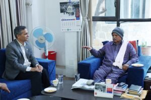 गृहमन्त्रीसँग पूर्वराष्ट्रपति यादवको भेटवार्ता