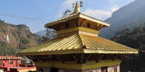 गलेश्वर मन्दिरको गजुरमा सुनको जलप