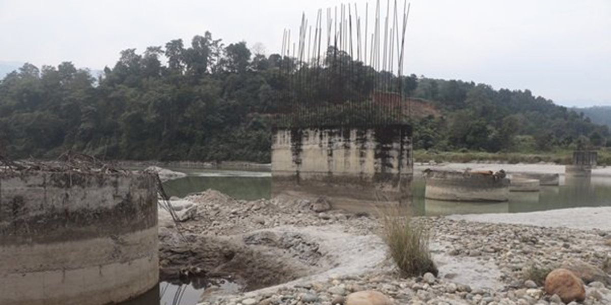 स्थानीयवासीको जिज्ञासा , लम्सुवाघाट पक्की पुल १५ वर्षसम्म किन बनेन ?