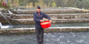 पर्वतको मोदीमा रेन्बो ट्राउट माछापालनमा पूर्वप्रहरी विकास
