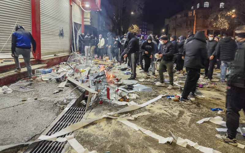 इरानमा झनै हिंसात्मक बन्दै सरकारविरोधी प्रदर्शन