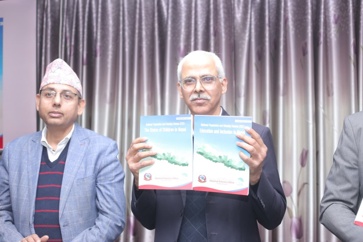 १५–१९ वर्ष समूहका प्रत्येक चारमध्ये एक जना विद्यालय बाहिर