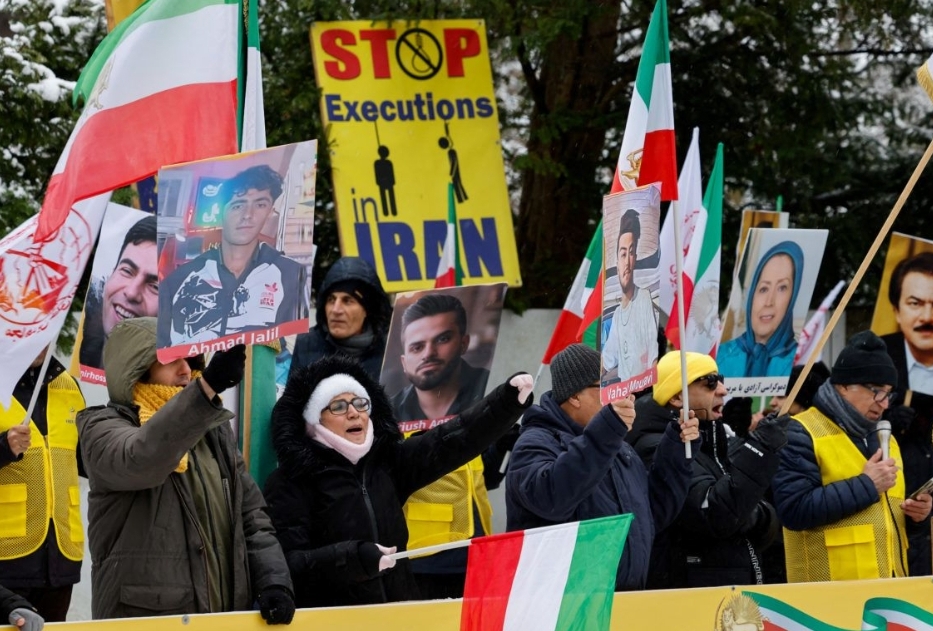 इरानमा सरकार विरोधी प्रदर्शन उग्र बन्दै, ४५ जनाको मृत्यु